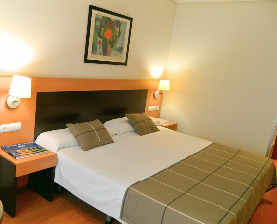 Fc Infantas De Leon Otel Dış mekan fotoğraf